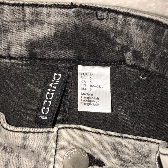 ⚡️ACID WASH GREY HIGHWASTED SHORTS⚡️ - Picture 5 of 5